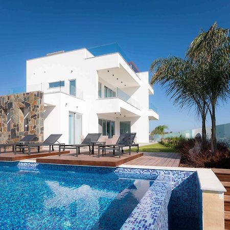Sea Pearl Beachfront Villas - Breeze Айя Напа Екстериор снимка