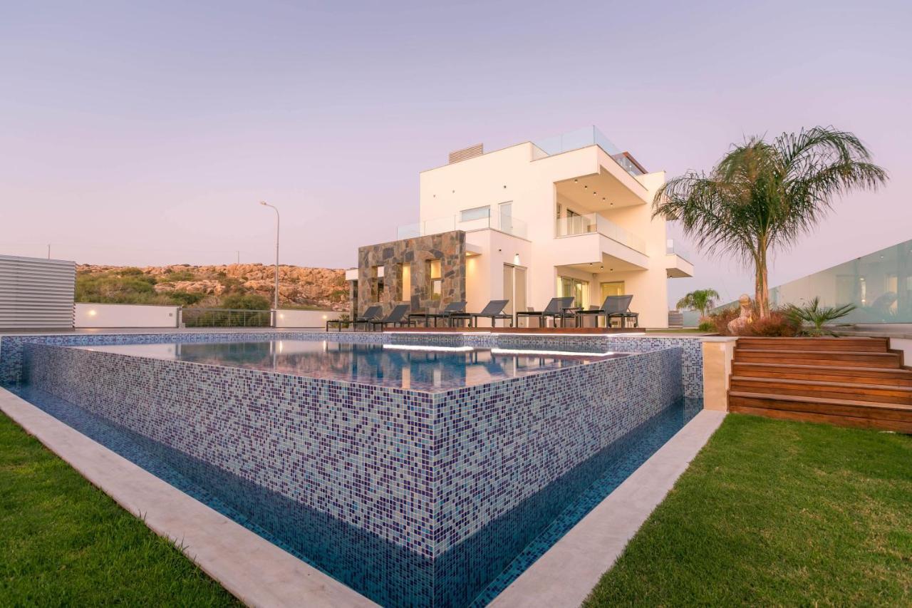 Sea Pearl Beachfront Villas - Breeze Айя Напа Екстериор снимка