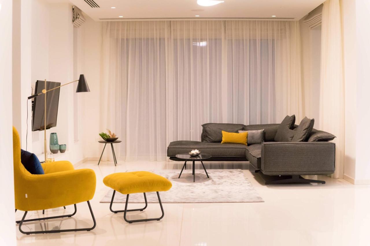 Sea Pearl Beachfront Villas - Breeze Айя Напа Екстериор снимка