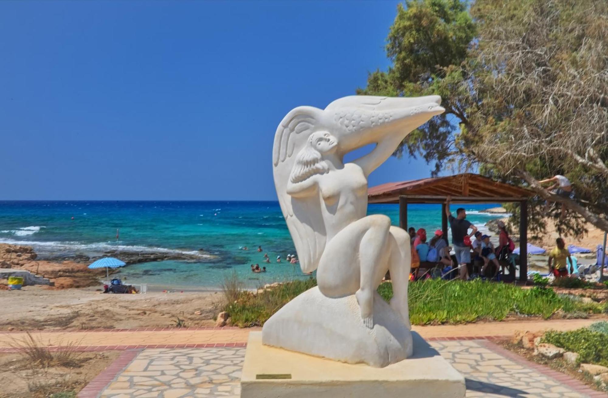 Sea Pearl Beachfront Villas - Breeze Айя Напа Екстериор снимка