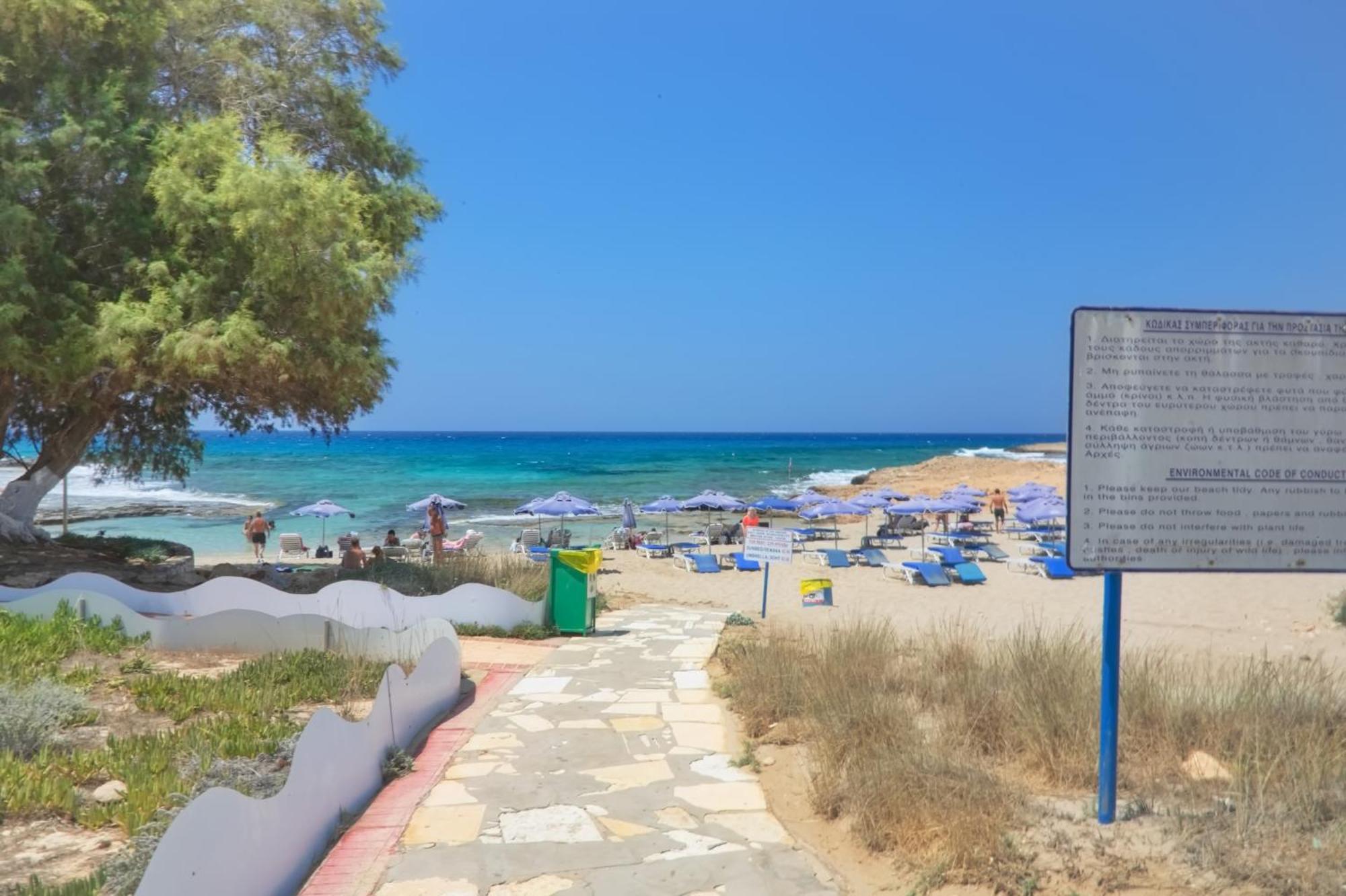 Sea Pearl Beachfront Villas - Breeze Айя Напа Екстериор снимка
