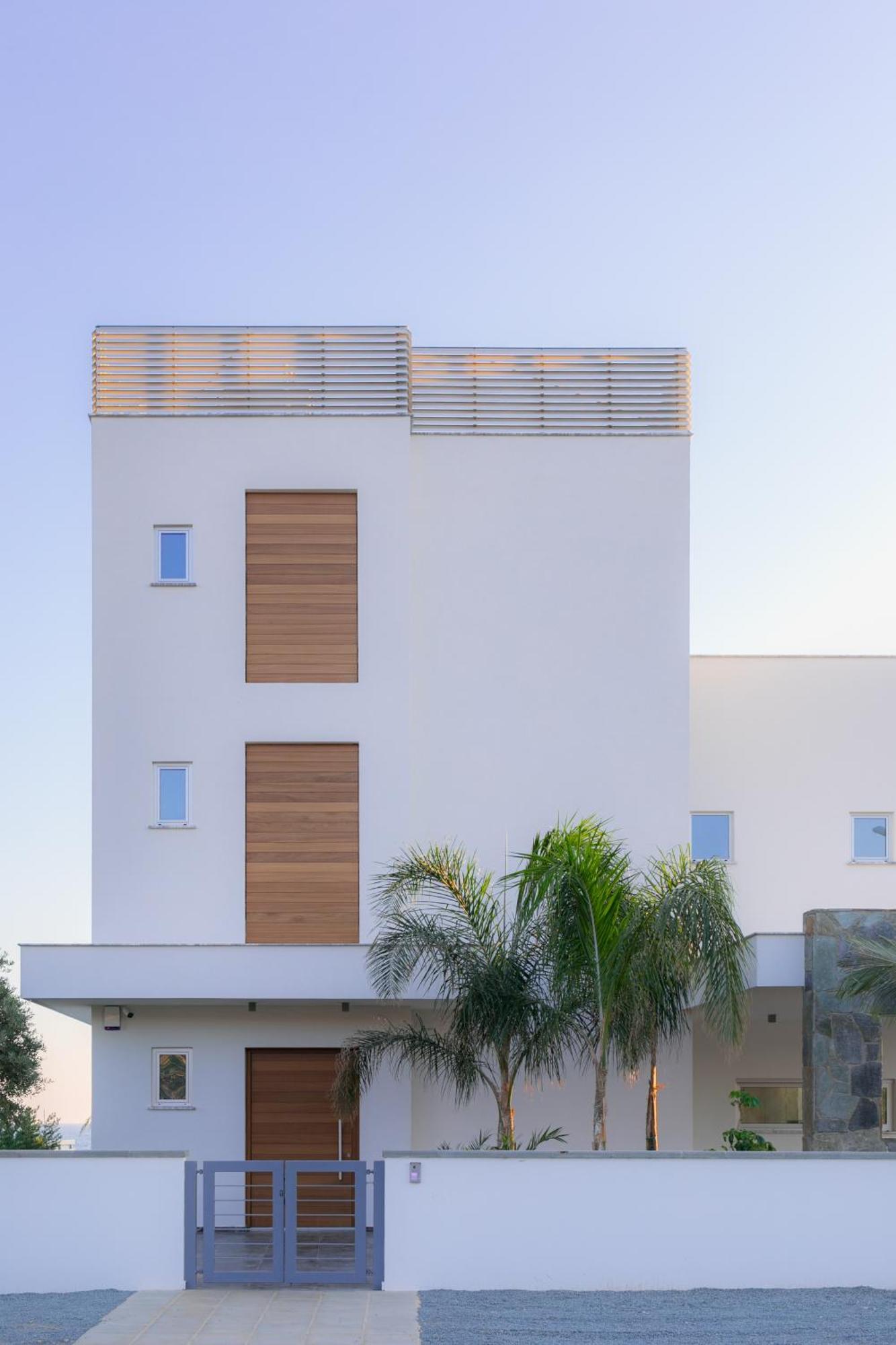 Sea Pearl Beachfront Villas - Breeze Айя Напа Екстериор снимка